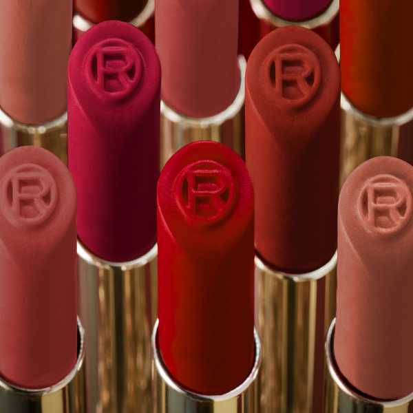 L'Oréal Paris Color Riche Volume Matte Lipstick 300 Rouge Confident