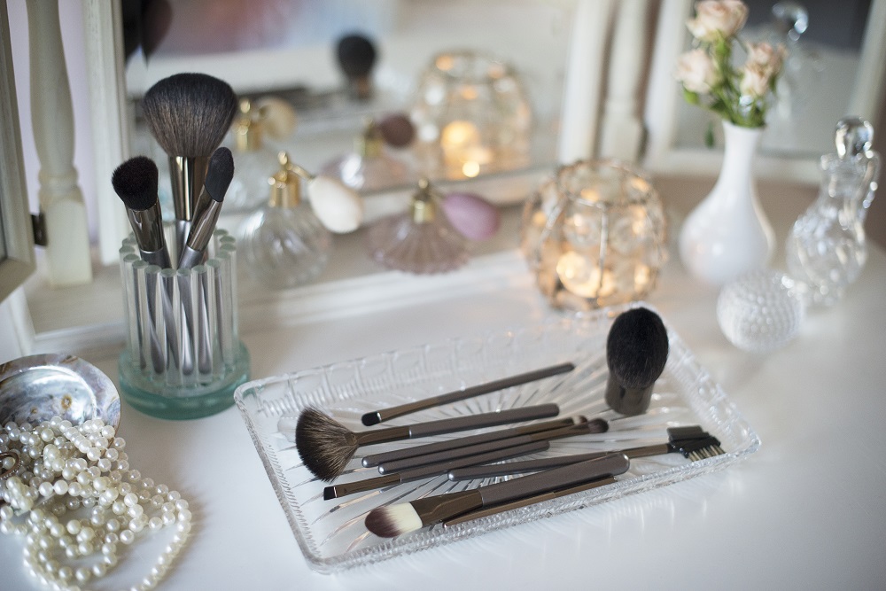 How to clean makeup brushes