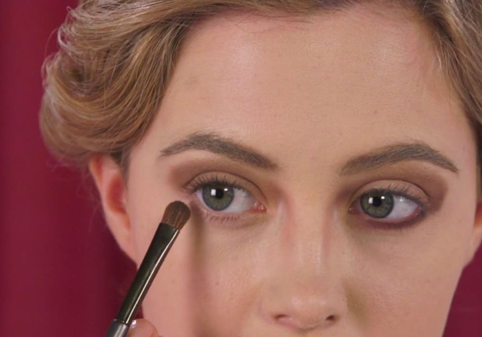 How to Modern 1920 Flapper Girl Makeup 1 (1)