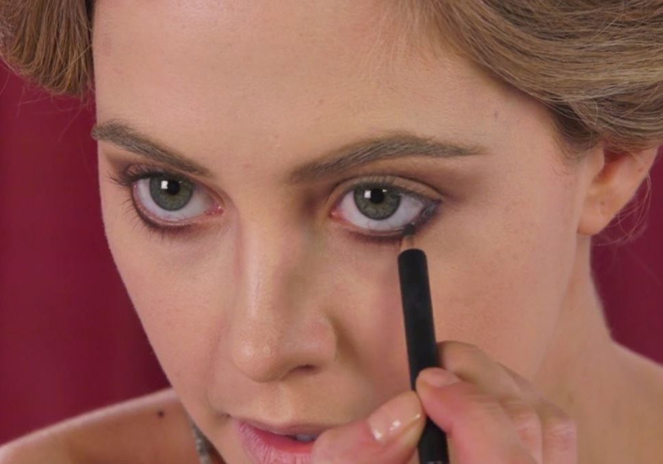 How to Modern 1920 Flapper Girl Makeup 1 (1)