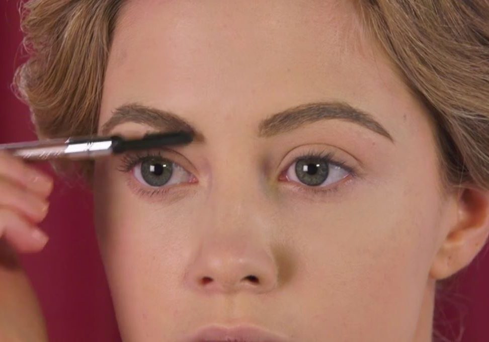 How to Modern 1920 Flapper Girl Makeup 1 (1)