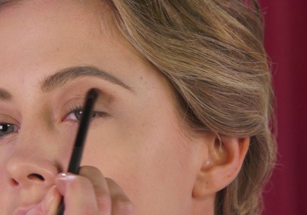 How to Modern 1920 Flapper Girl Makeup 1 (1)